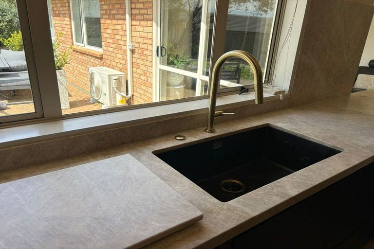 Photo of property in 21 Eaglemont Drive, East Tamaki Heights, Auckland, 2016