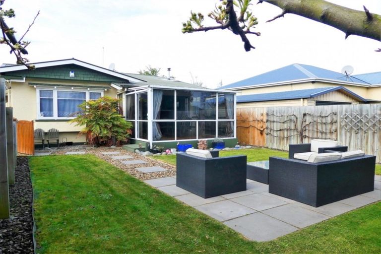 Photo of property in 38 North Parade, Richmond, Christchurch, 8013