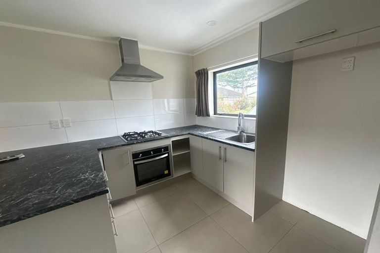 Photo of property in 19 Barrys Road, Glendene, Auckland, 0602