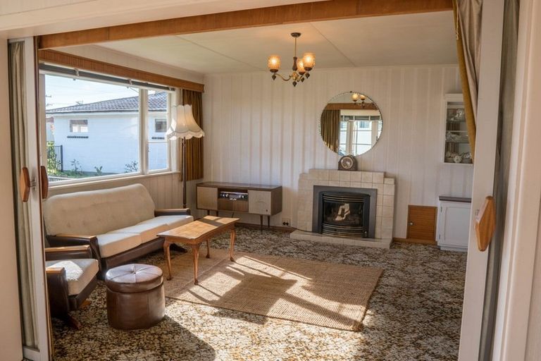 Photo of property in 1 Coddington Crescent, Masterton, 5810