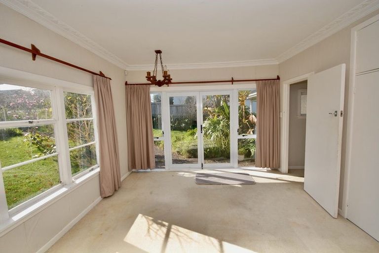 Photo of property in 94 Ocean View Road, Northcote, Auckland, 0627