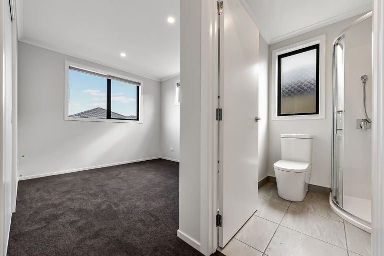 Photo of property in 73 Waruhia Crescent, Rototuna North, 3281