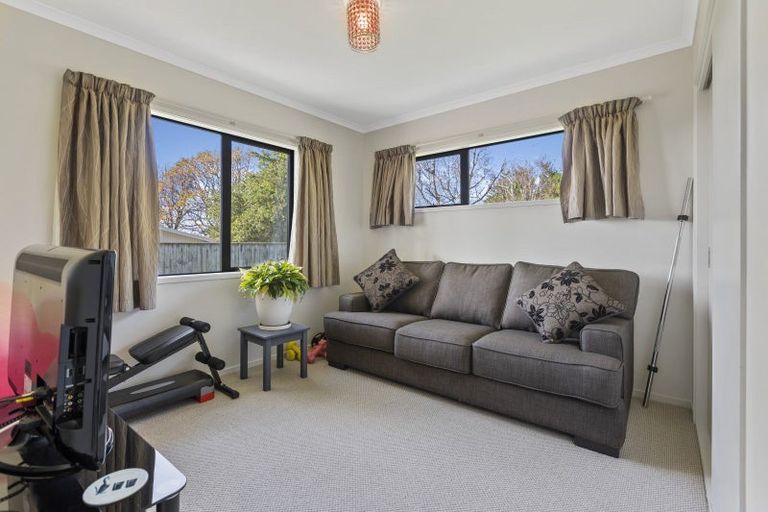 Photo of property in 11a Handley Place, Glen Avon, New Plymouth, 4312