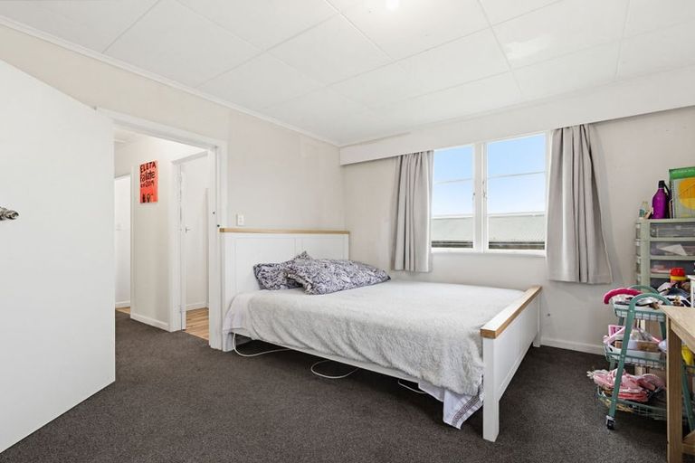 Photo of property in 10 Igloo Place, Red Hill, Papakura, 2110