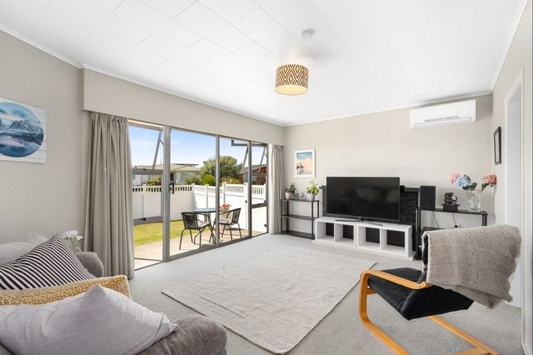 Photo of property in 7 Skerrett Crescent, Tamatea, Napier, 4112