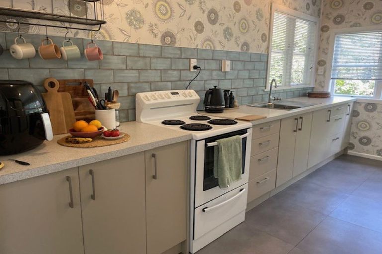 Photo of property in 3 Gladstone Street, Woodville, 4920