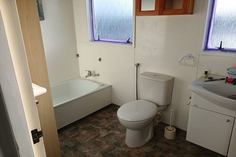 Photo of property in 11 Anaru Place, Awapuni, Palmerston North, 4412