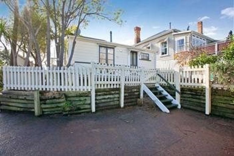 Photo of property in 41 Ewen Alison Avenue, Devonport, Auckland, 0624