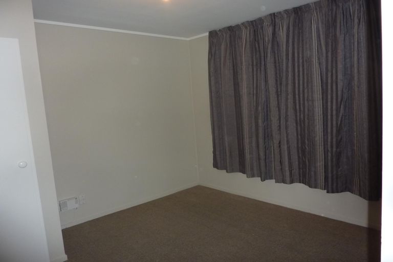 Photo of property in 2/6 Esperanto Road, Papatoetoe, Auckland, 2025