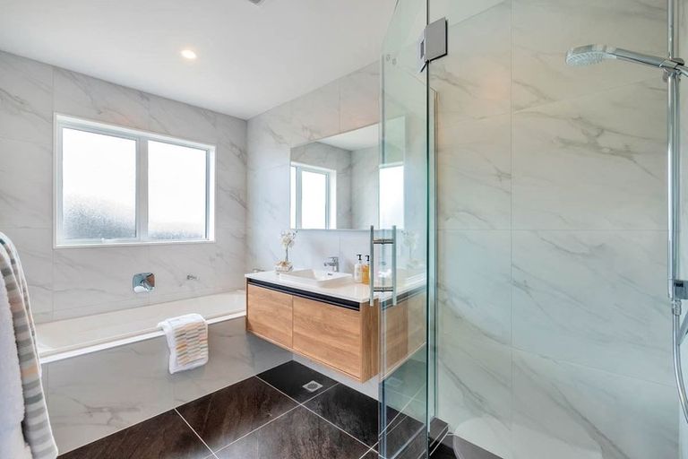 Photo of property in 68 Channel View Road, Campbells Bay, Auckland, 0630