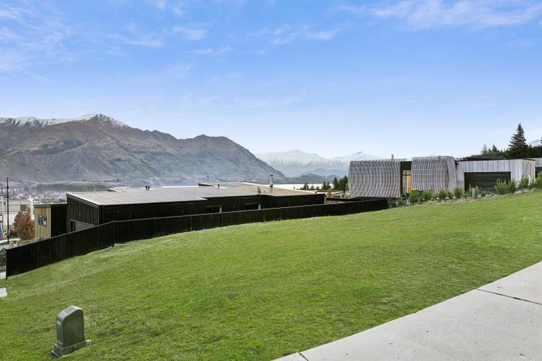 Photo of property in 3 Akitu Rise, Wanaka, 9305