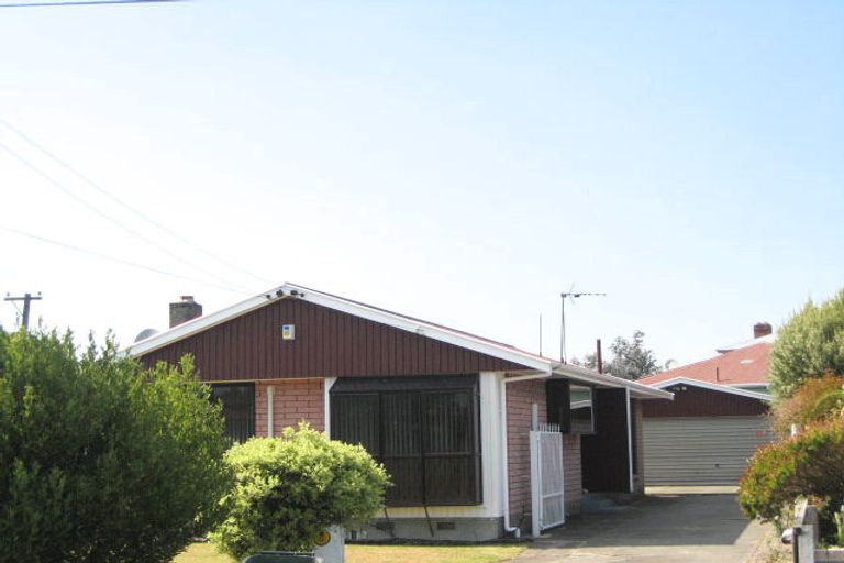 Photo of property in 12 Esk Place, Aranui, Christchurch, 8061