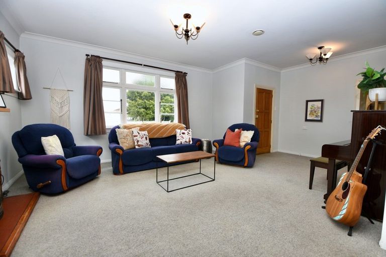 Photo of property in 2 Mckenzie Terrace, Carterton, 5713