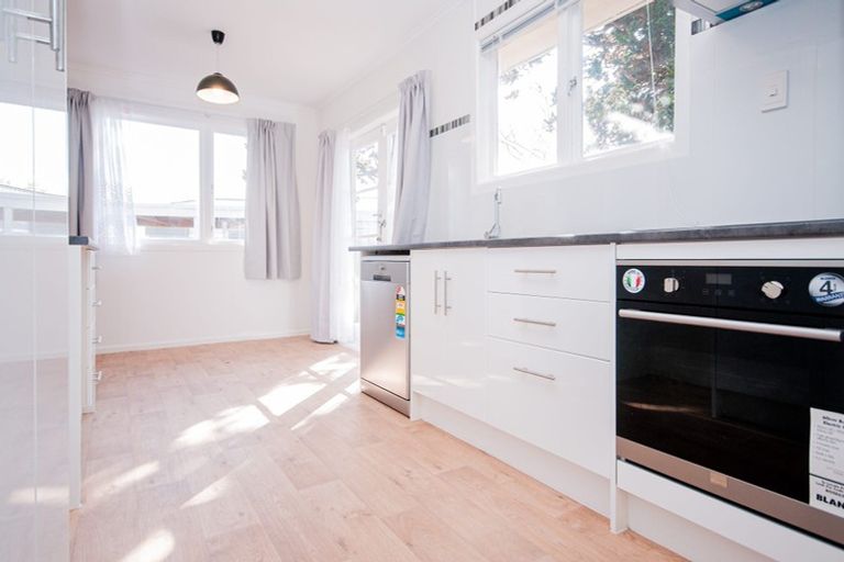 Photo of property in 2 Deanwell Avenue, Deanwell, Hamilton, 3206