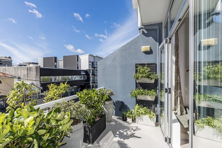 Photo of property in Mondrian Townhouses, 5/24 Hanson Street, Mount Cook, Wellington, 6021
