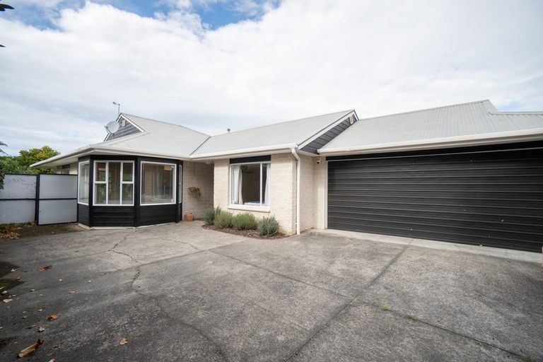 Photo of property in 17a Franklin Avenue, Hokowhitu, Palmerston North, 4410