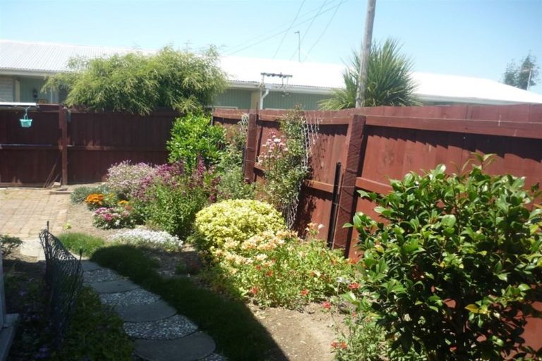 Photo of property in 2/90 Lincoln Road, Hillmorton, Christchurch, 8024