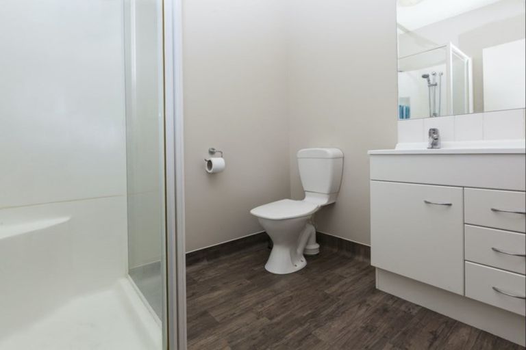 Photo of property in 4/4 Saint Peters Close, Woolston, Christchurch, 8062