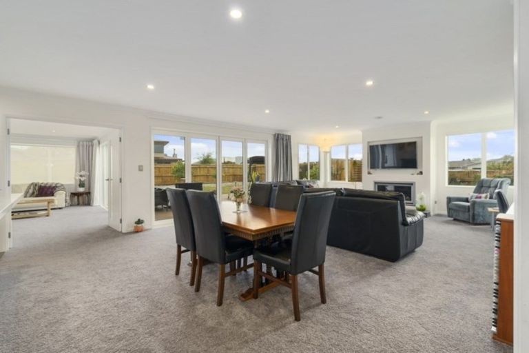 Photo of property in 37 Rodeo Drive, Kelvin Grove, Palmerston North, 4414