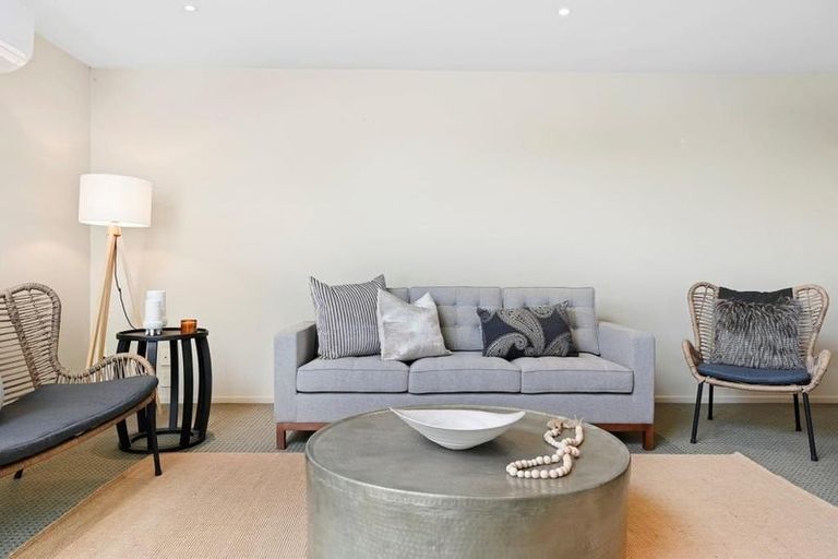 Photo of property in 2/1010 Colombo Street, St Albans, Christchurch, 8014