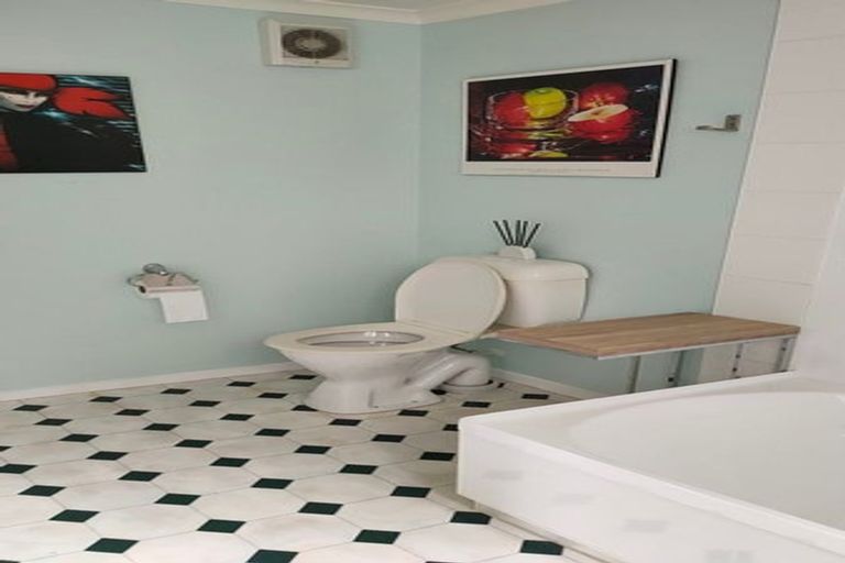 Photo of property in 295 Main Road, Tawa, Wellington, 5028