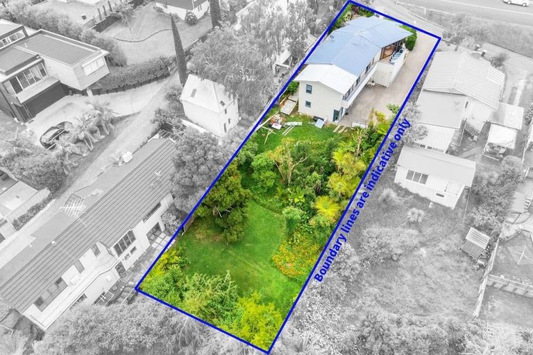 Photo of property in 76 Matipo Road, Mairangi Bay, Auckland, 0630