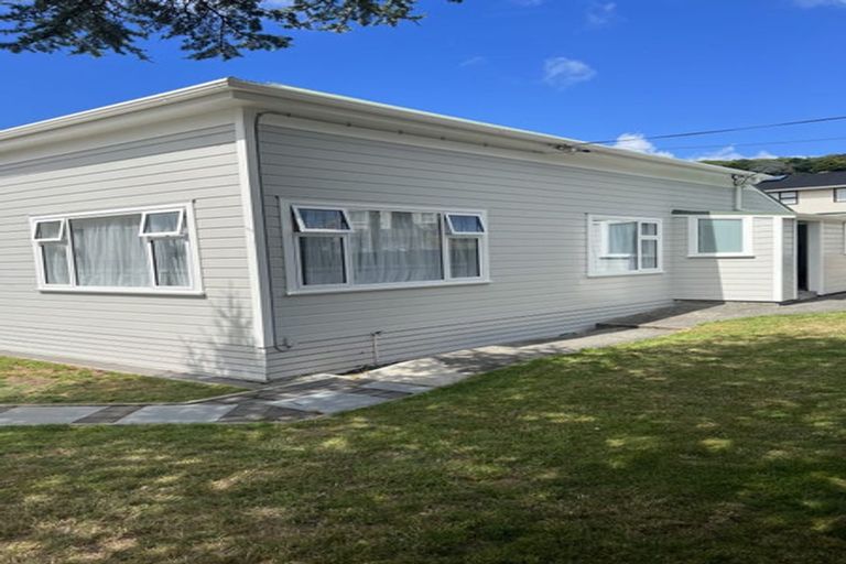Photo of property in 15 Moselle Street, Island Bay, Wellington, 6023