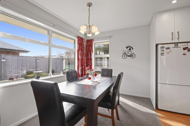 Photo of property in 42 Oakwood Drive, Rangiora, 7400