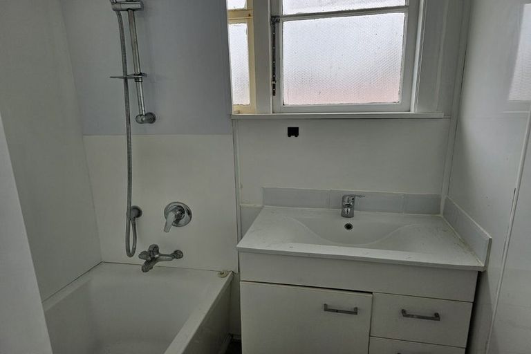 Photo of property in 33 Awarua Street, Elsdon, Porirua, 5022