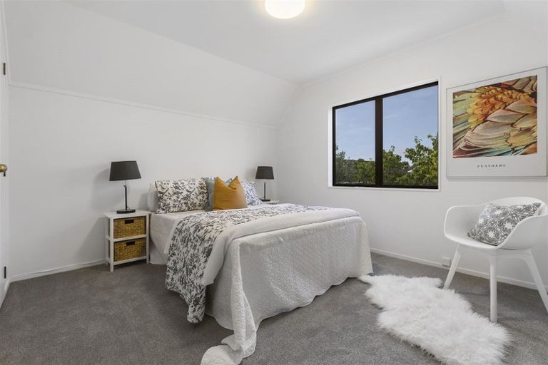 Photo of property in 1/13 Pinewood Grove, Botany Downs, Auckland, 2010