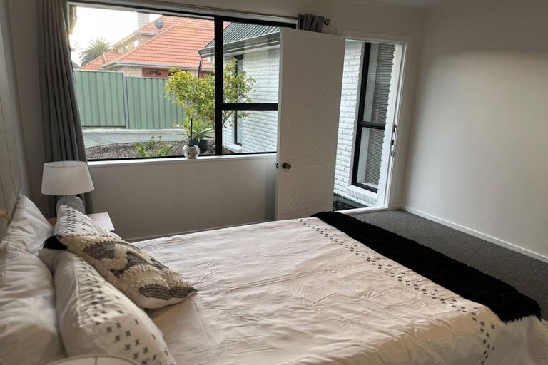 Photo of property in 2/162 Main Road, Redcliffs, Christchurch, 8081