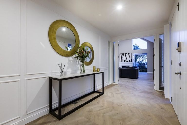 Photo of property in 286 Hurstmere Road, Takapuna, Auckland, 0622