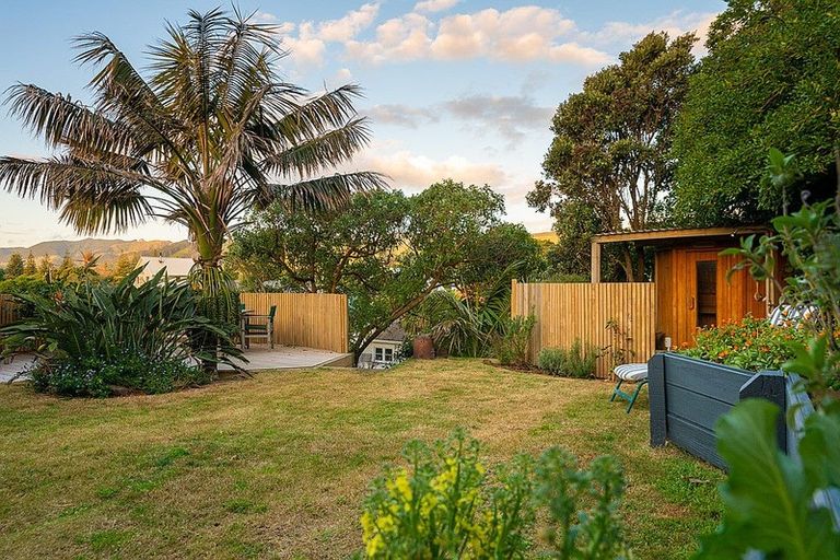 Photo of property in 22 Aperahama Street, Paekakariki, 5034