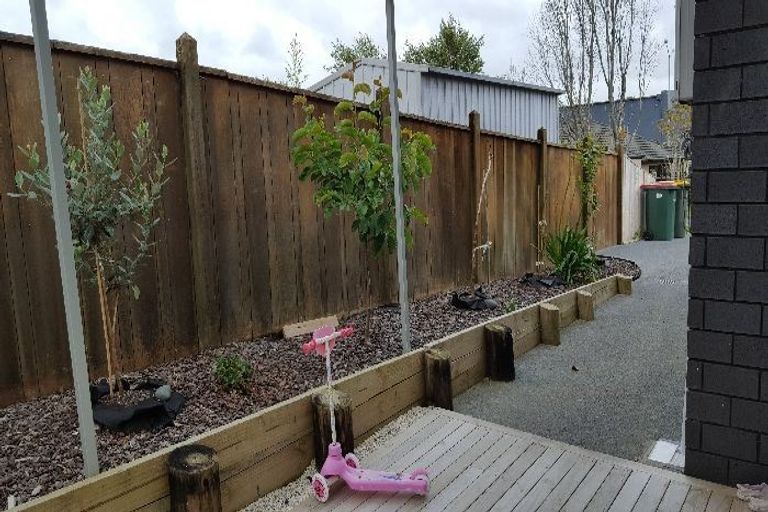 Photo of property in 100 Bluebird Crescent, Unsworth Heights, Auckland, 0632