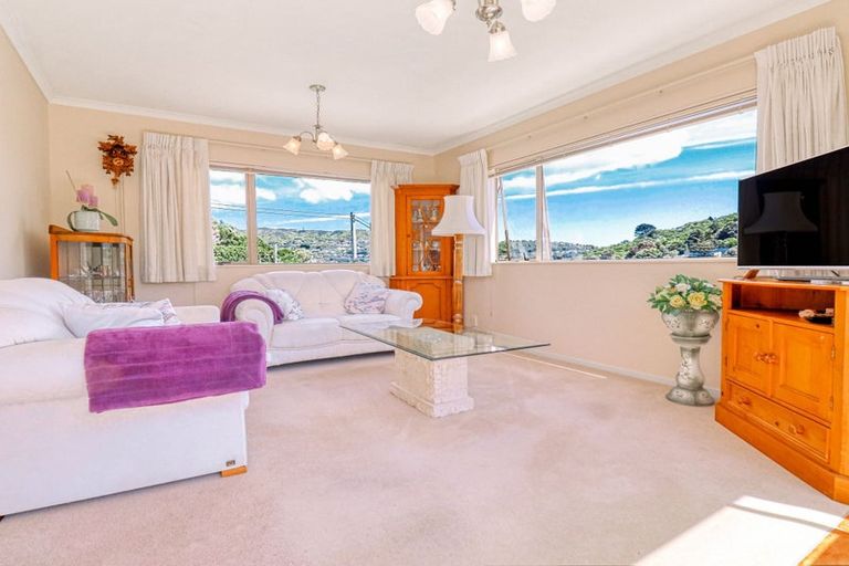 Photo of property in 102a Parkvale Road, Karori, Wellington, 6012