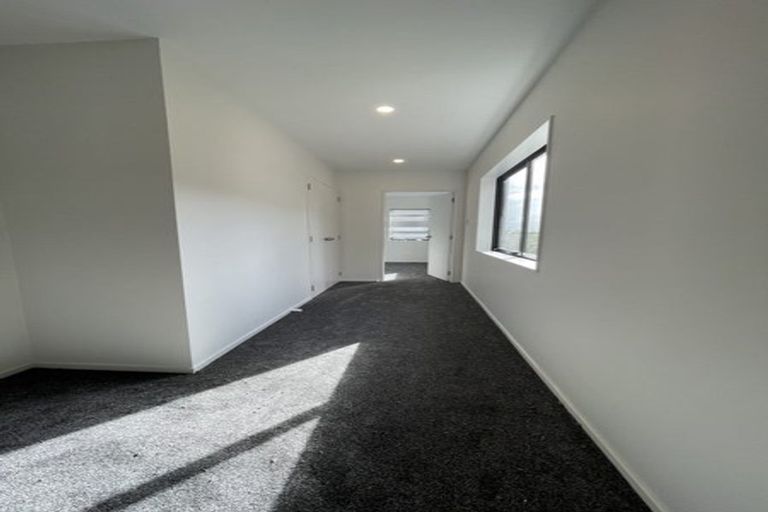 Photo of property in 13a Tenbless Court, Unsworth Heights, Auckland, 0632