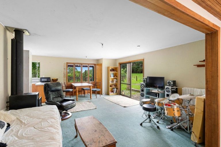 Photo of property in 302 North Manakau Road, Manakau, Levin, 5573