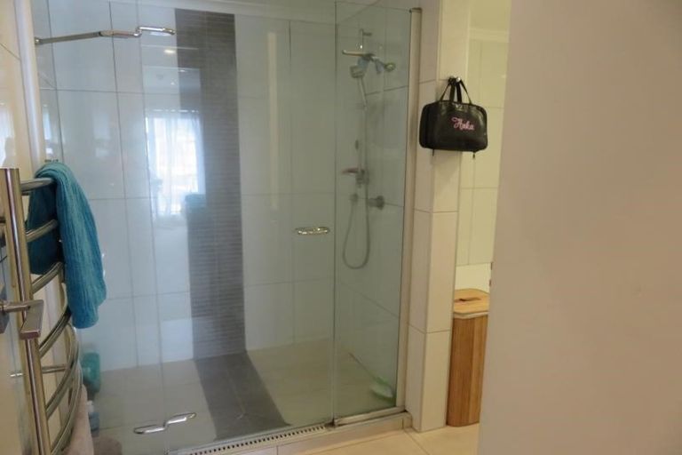 Photo of property in Bellagio Apartments, 8e/39 Taranaki Street, Te Aro, Wellington, 6011