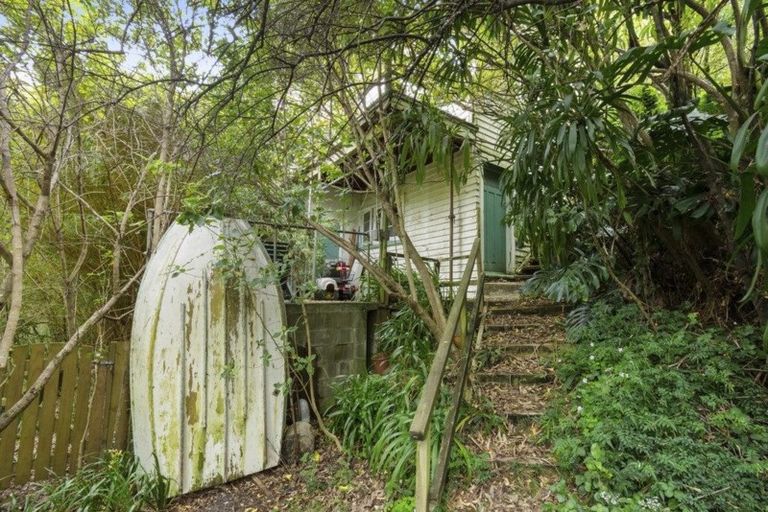 Photo of property in 91 Kawakawa Bay Coast Road, Kawakawa Bay, Papakura, 2585