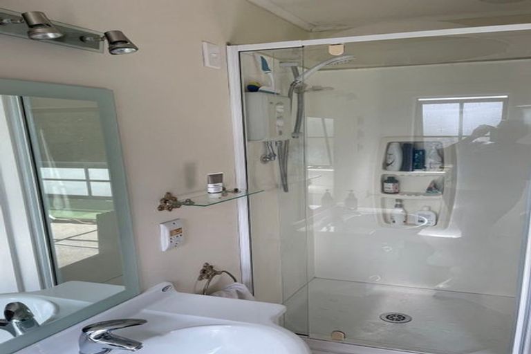 Photo of property in 1 Tudor Court, Paraparaumu Beach, Paraparaumu, 5032