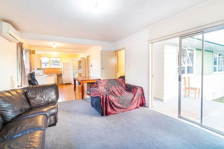 Photo of property in 14 Swallow Drive, Manurewa, Auckland, 2102