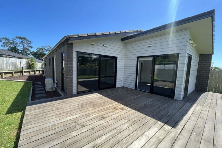 Photo of property in 18 Taupata Lane, Helensville, 0800