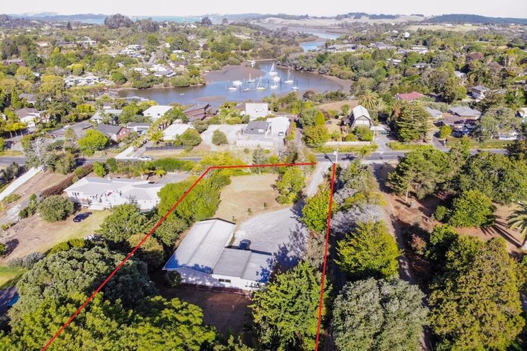 Photo of property in 138 Landing Road, Kerikeri, 0230