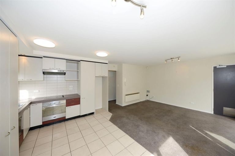Photo of property in 2/60 Ely Street, Christchurch Central, Christchurch, 8013
