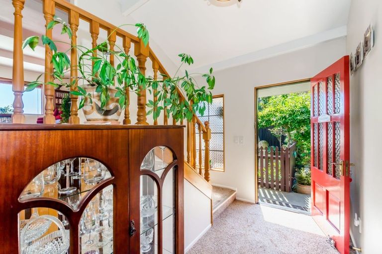 Photo of property in 24 Kereru Street, Waikanae, 5036