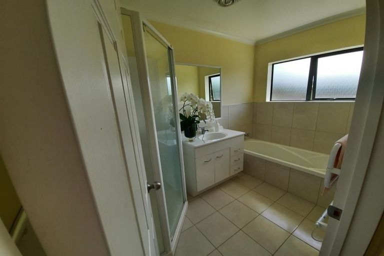 Photo of property in 34 Raphoe Road, Flat Bush, Auckland, 2019