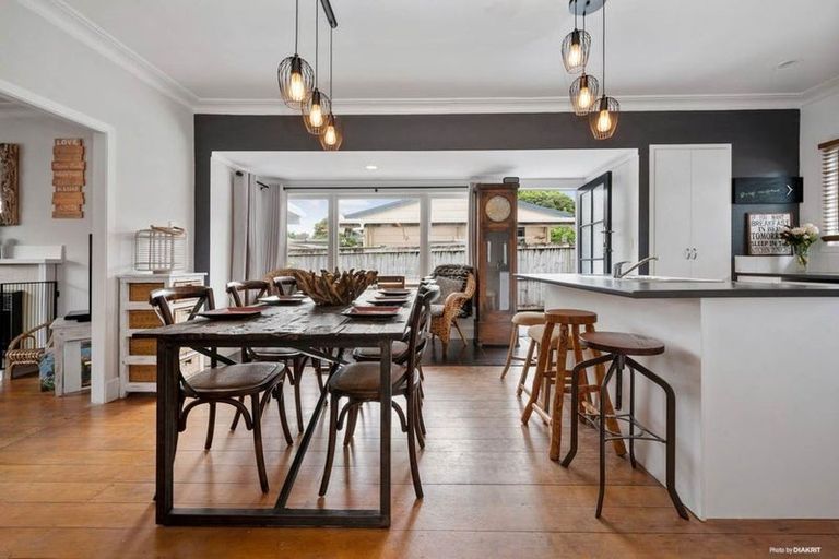 Photo of property in 22 Mellsop Avenue, Waiuku, 2123