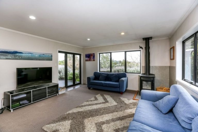 Photo of property in 550 Mangorei Road, Mangorei, New Plymouth, 4371