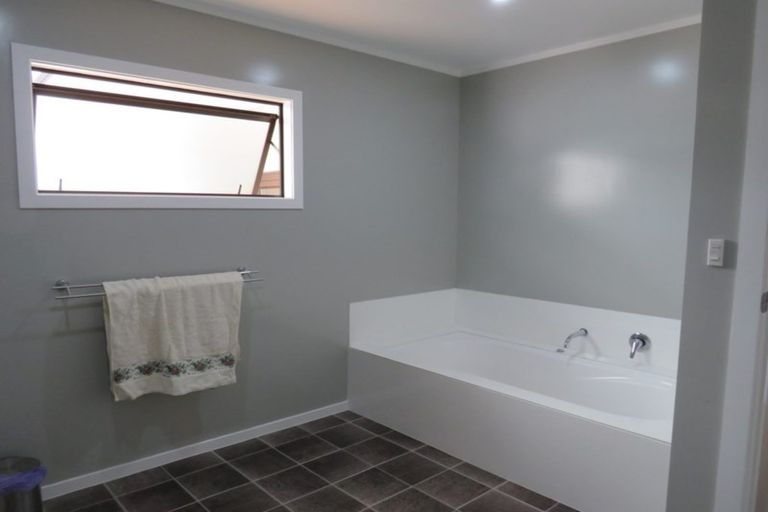 Photo of property in 582 Pahi Road, Pahi, Paparoa, 0571