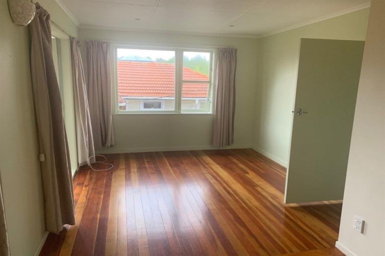 Photo of property in 727 Swanson Road, Swanson, Auckland, 0612
